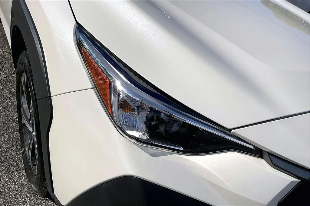 Certified Used 2025 White Subaru Premium image 32