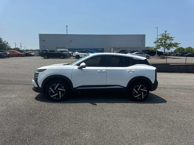 Used 2025 White Nissan SV image 8