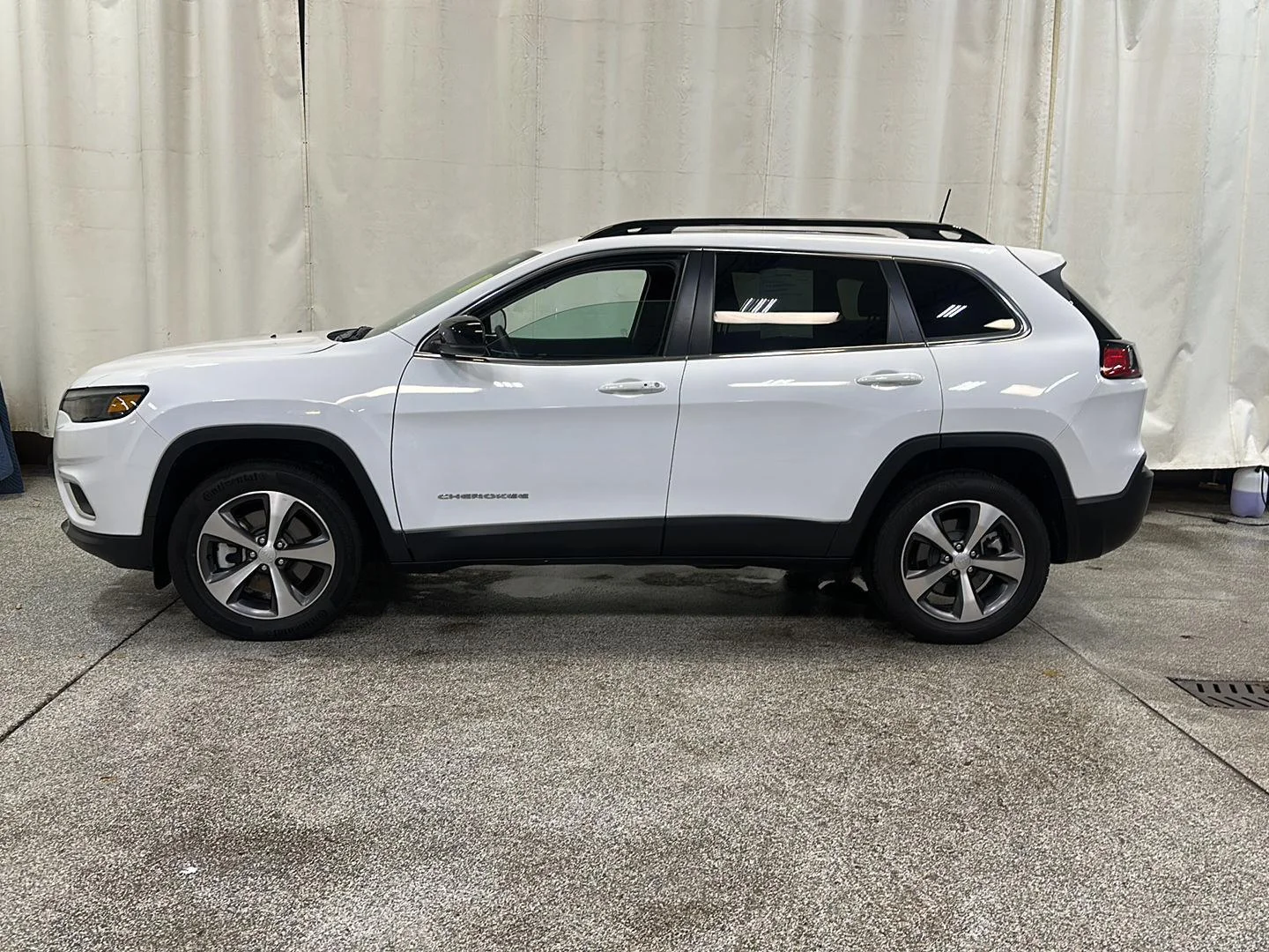 Certified 2022 Jeep Cherokee Limited with VIN 1C4PJMDXXND520796 for sale in Waconia, Minnesota