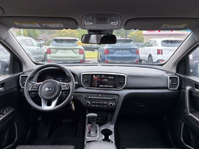 Used 2022 Pacific Blue Kia LX image 10