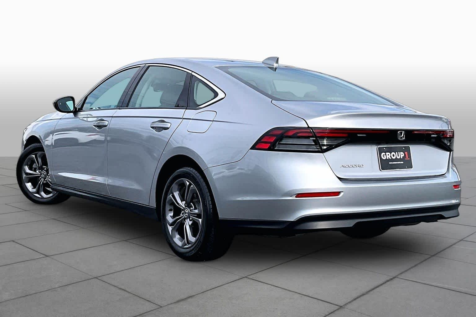 Used 2023 Lunar Silver Metallic Honda EX image 11