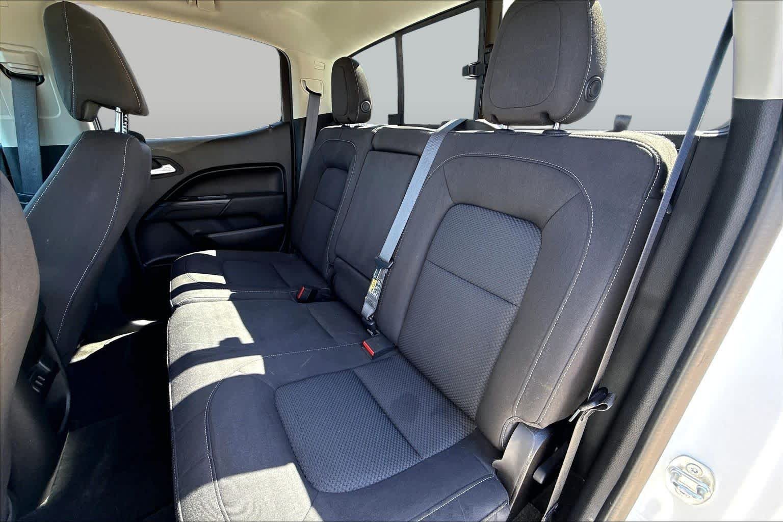 Used 2016 Summit White Chevrolet 2WD LT image 21