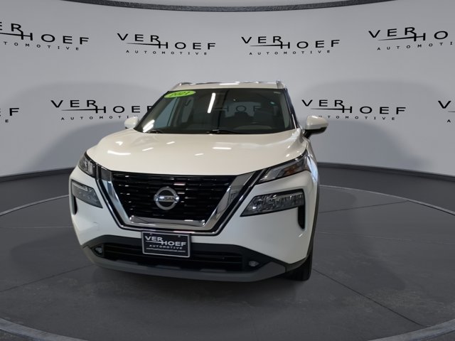 Used 2021 Pearl White Tricoat Nissan SL image 3