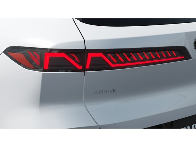 New 2027 Mineral White Metallic BMW  image 8