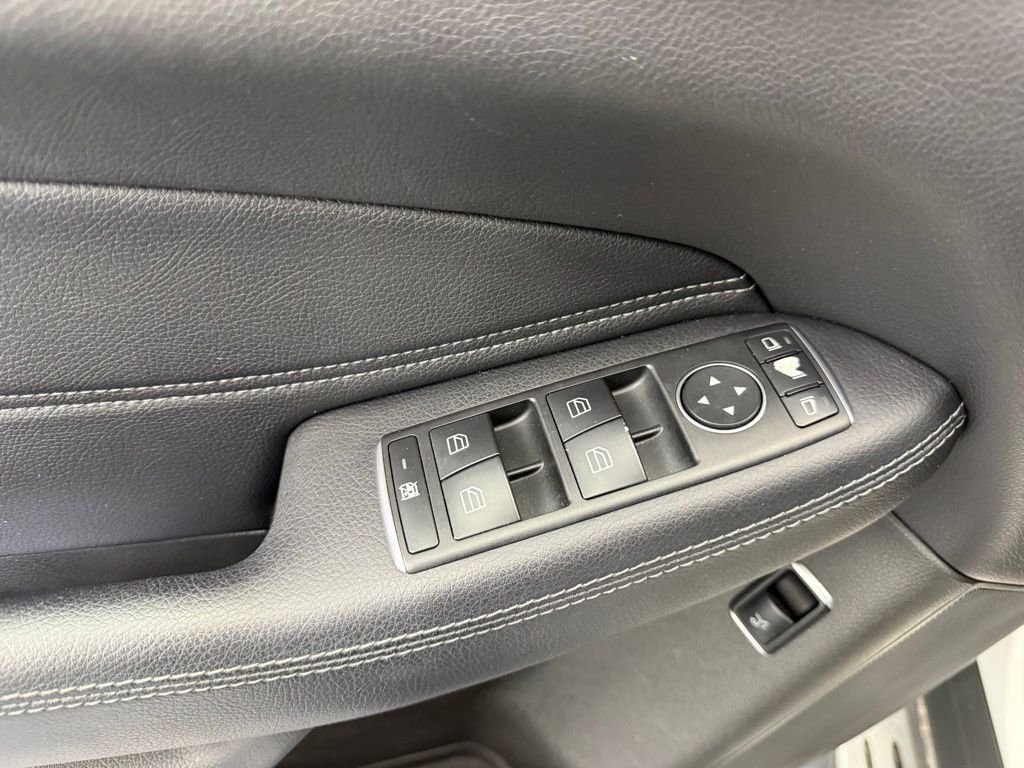 Used 2019 White Mercedes-Benz GLE 400 image 41