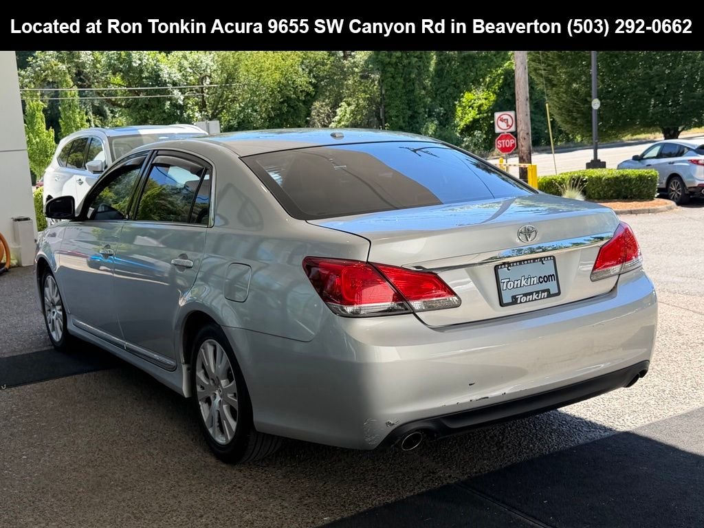 Used 2011 Classic Silver Metallic Toyota Base image 5