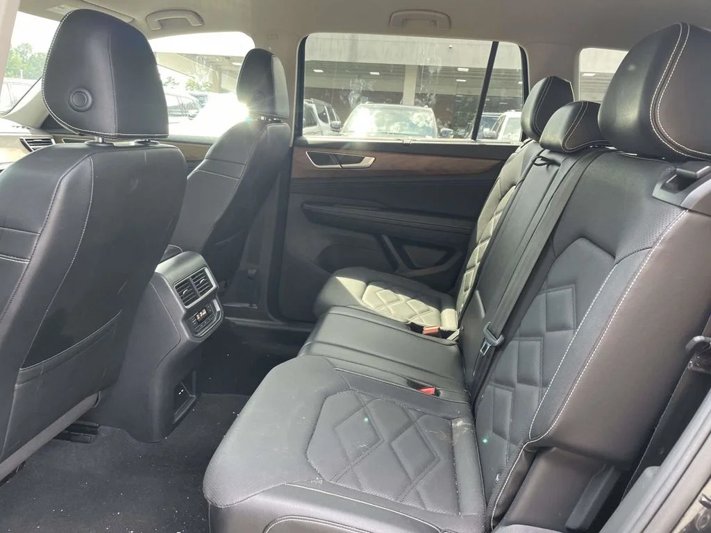 Certified Used 2025  Volkswagen 2.0T SE w/Technology image 16