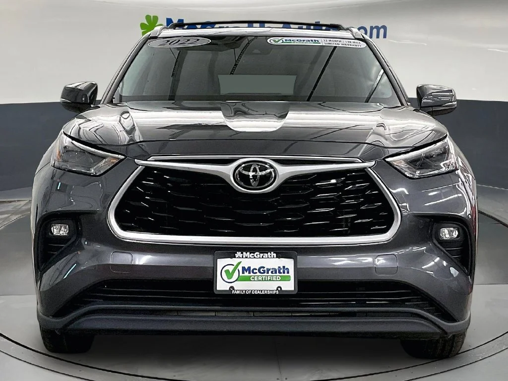 Used 2022 Gray Toyota XLE image 5