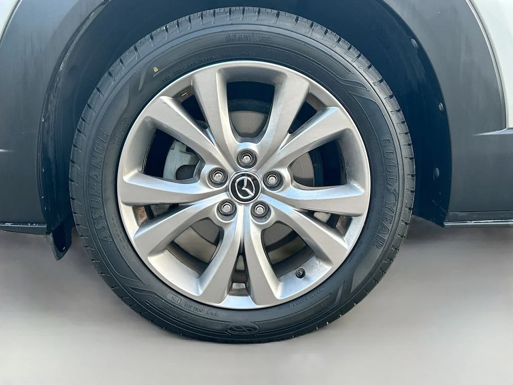 Used 2021 Sonic Silver Metallic Mazda Select image 30