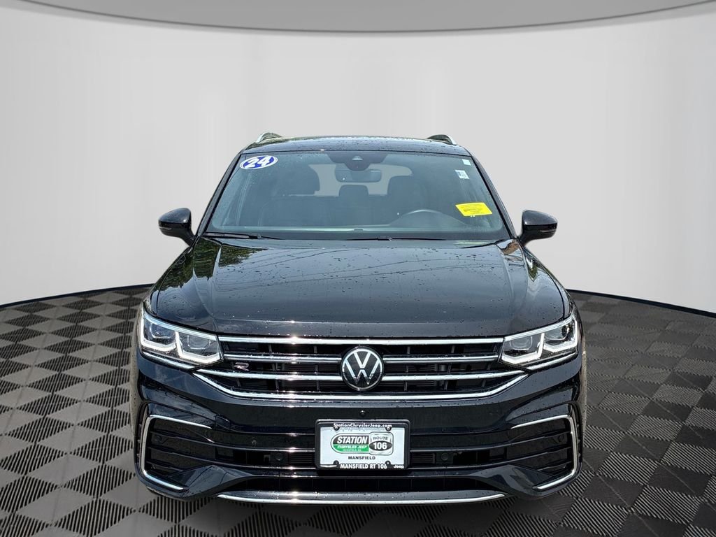 Used 2024  Volkswagen 2.0T SEL R-Line image 2