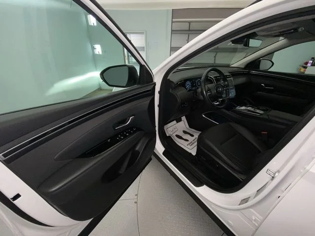 Used 2023 White Hyundai SEL Convenience image 11