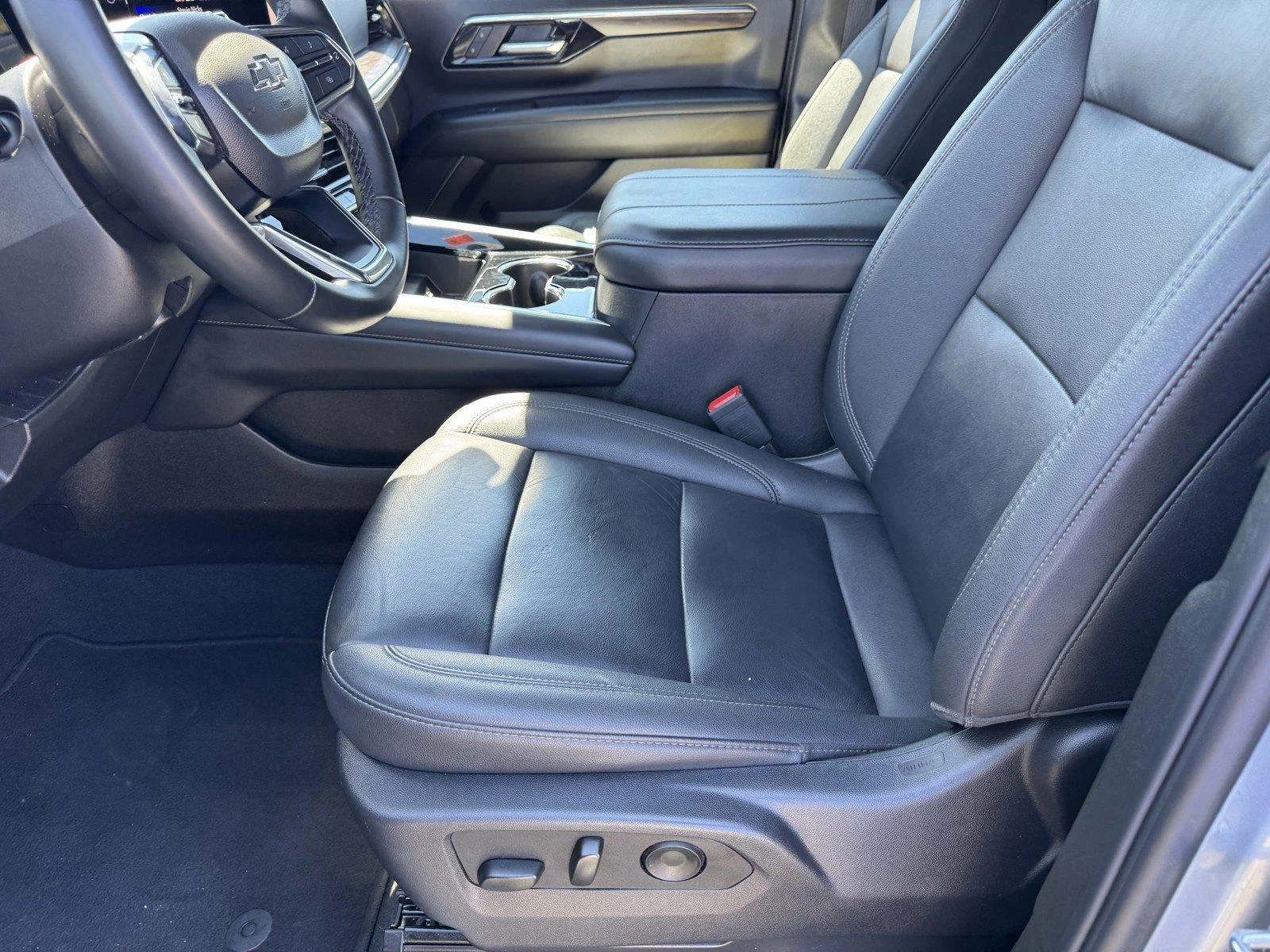 Used 2025 Sterling Gray Metallic Chevrolet Z71 image 16