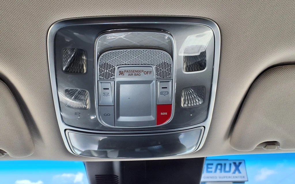 Used 2025 White Genesis 2.5T image 24
