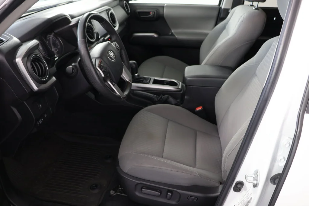 Used 2023 Ice Toyota SR5 image 18