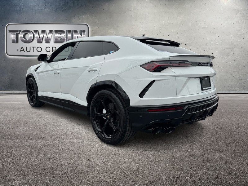 Used 2019  Lamborghini Base image 35