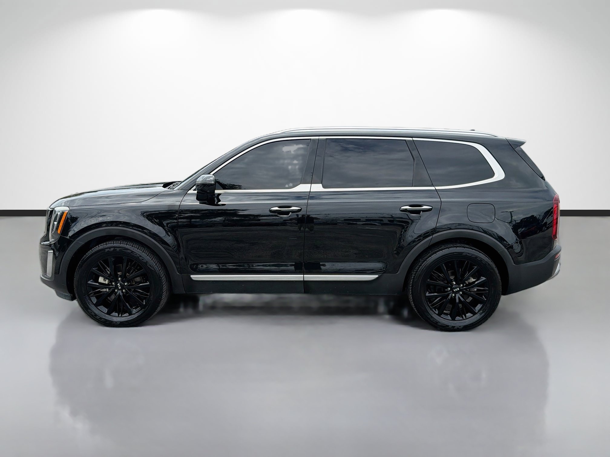 Used 2020 Ebony Black Kia SX image 6