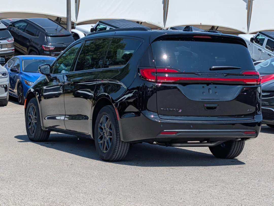 New 2027 Black Chrysler Select - - AWD - Customer Preferred Pkg 27L - Safety Sphere - Full Sunroof & More! image 6