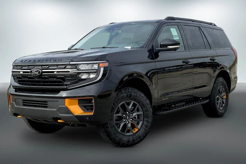 New 2026 Agate Black Metallic Ford Tremor image 2