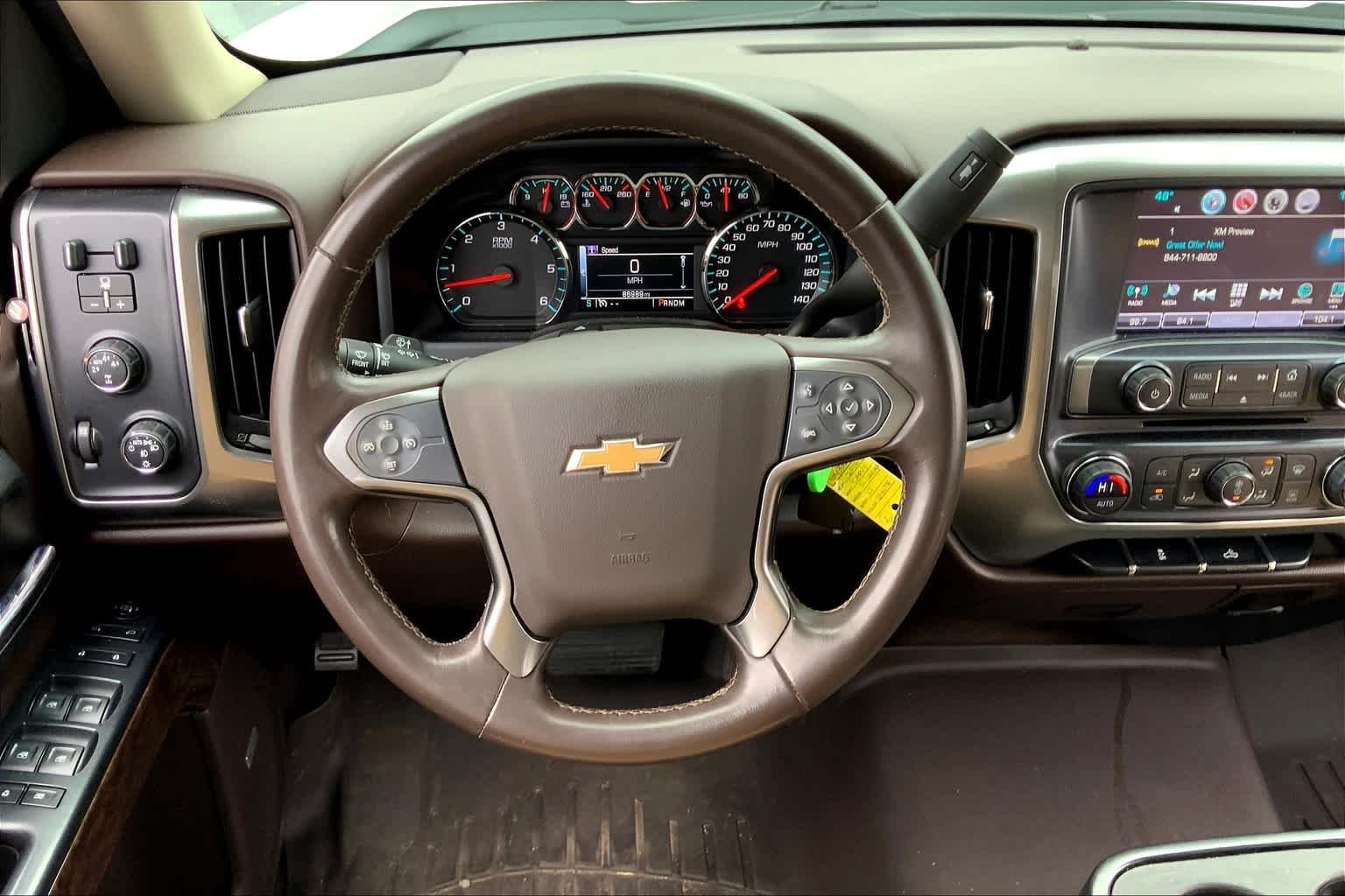 Used 2016 Iridescent Pearl Tricoat Chevrolet LT image 6