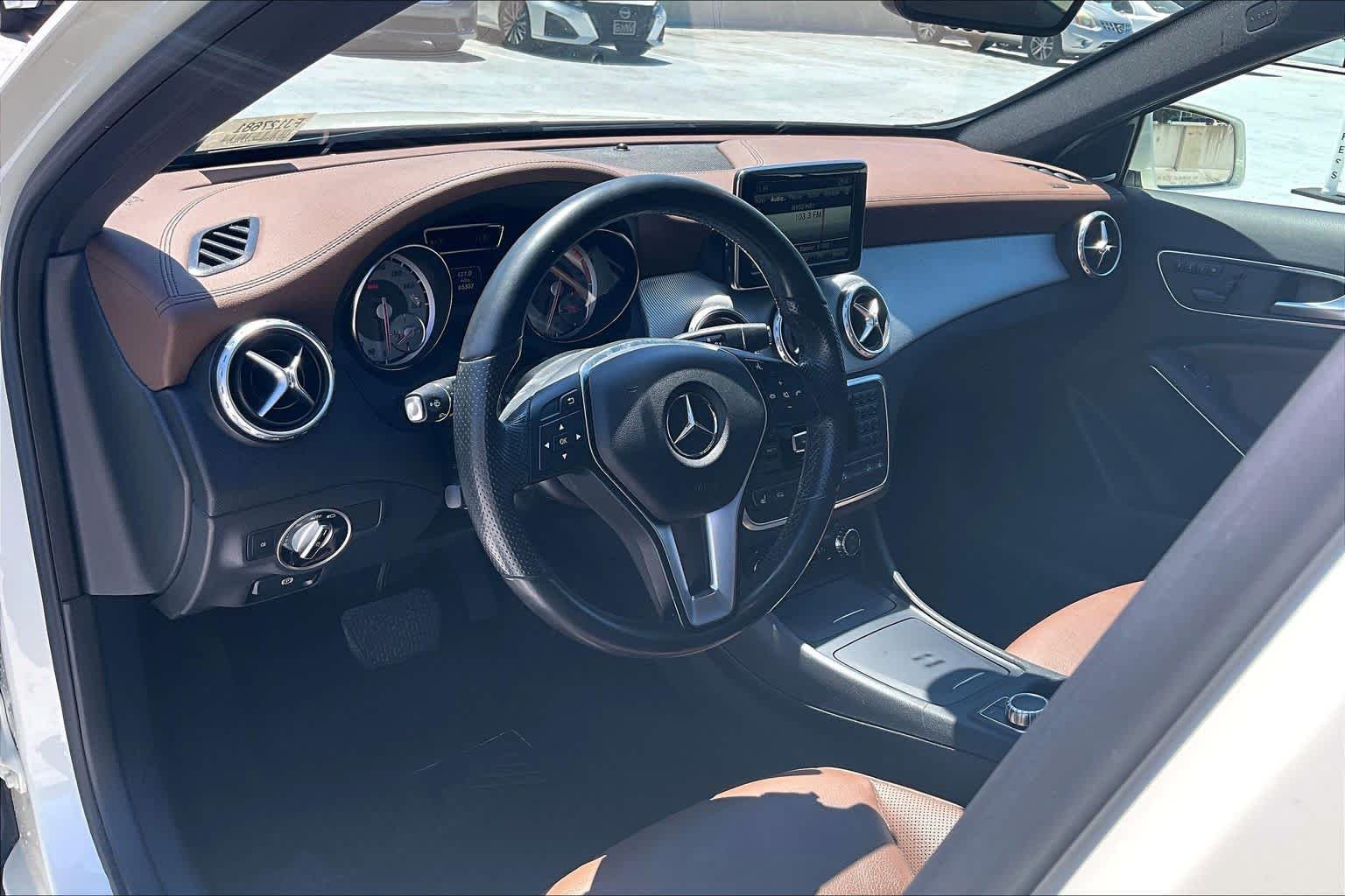 Used 2015 Cirrus White Mercedes-Benz GLA 250 image 29