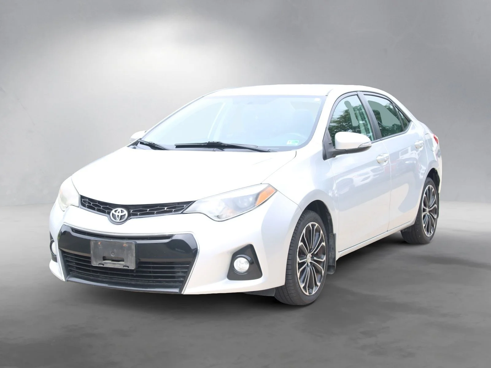 Used 2015 Silver Toyota S Plus image 14