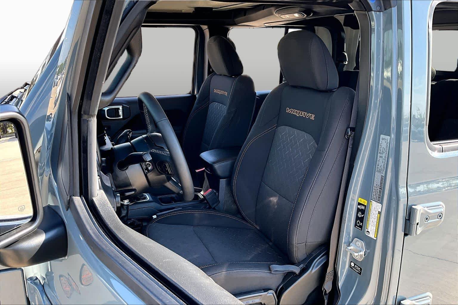 Used 2026 Anvil Clearcoat Jeep Mojave image 8