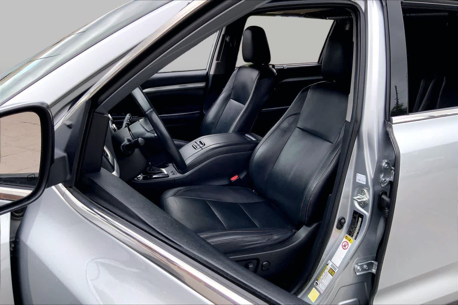 Used 2019 Celestial Silver Metallic Toyota XLE image 8