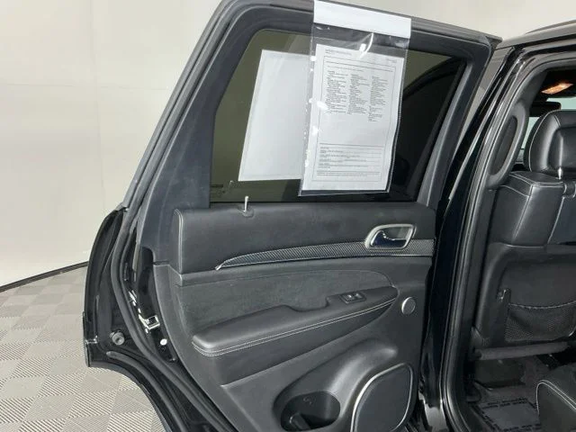 Used 2017 Diamond Black Crystal Pearlcoat Jeep SRT image 27