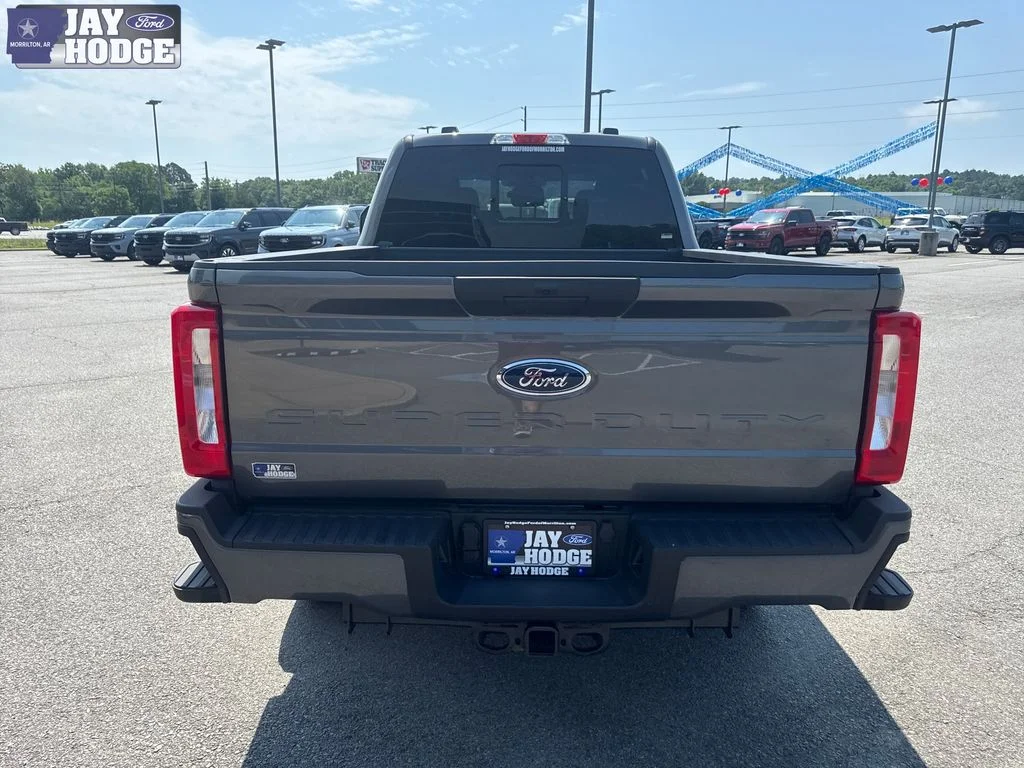 2026 Ford F-350 Super Duty XL - Photo 6