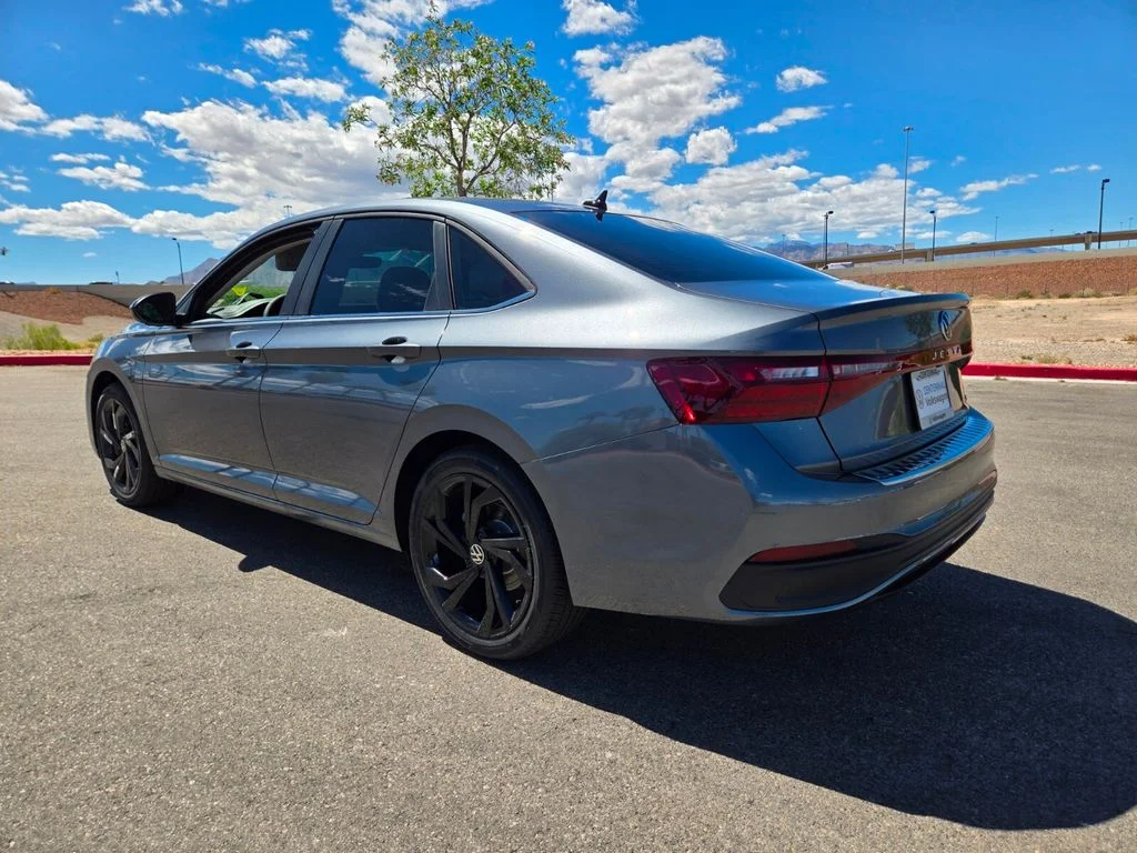 New 2026 Silver Volkswagen 1.5T SE image 3