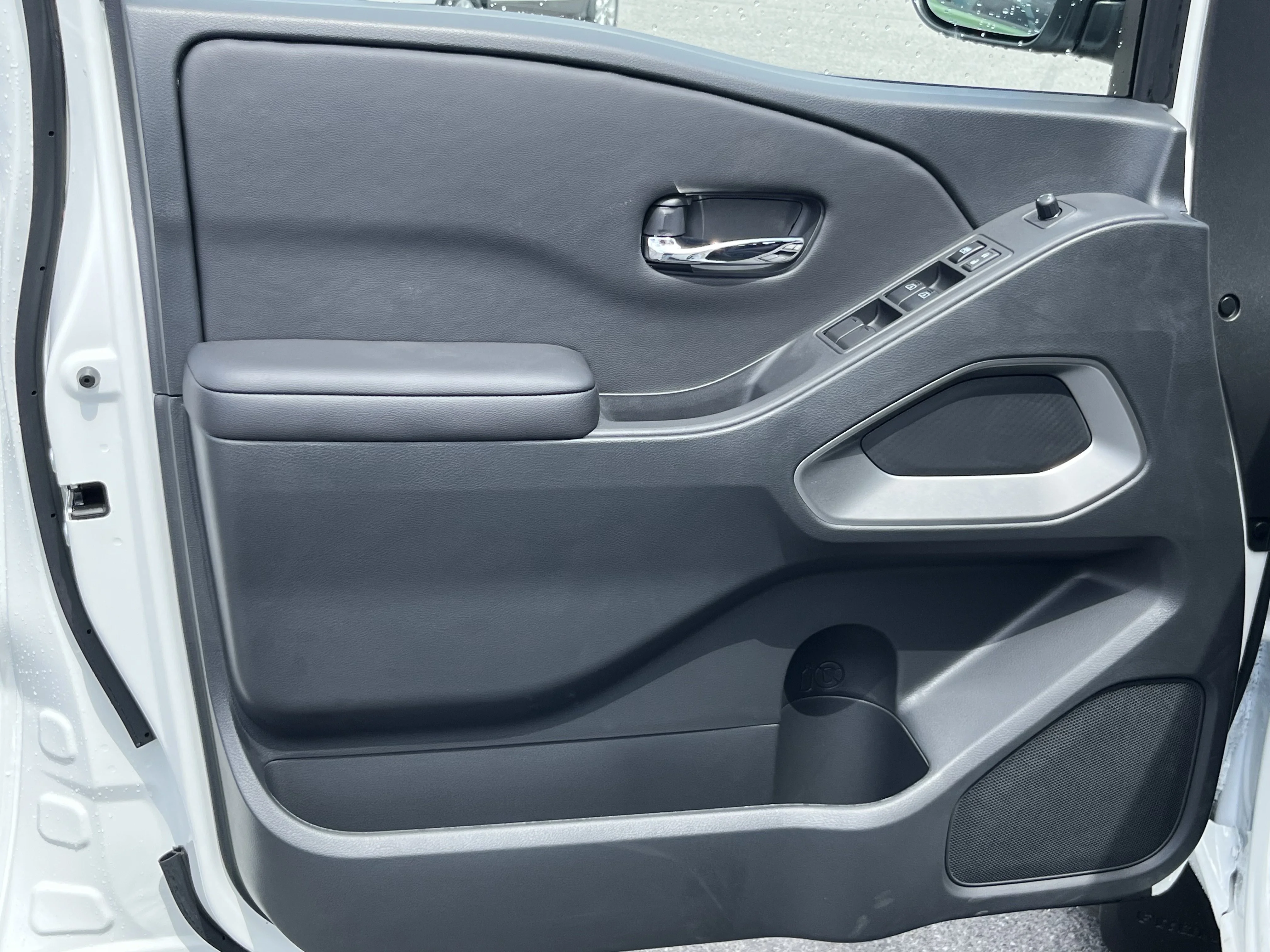 New 2026 Glacier White Nissan Crew Cab SV image 20