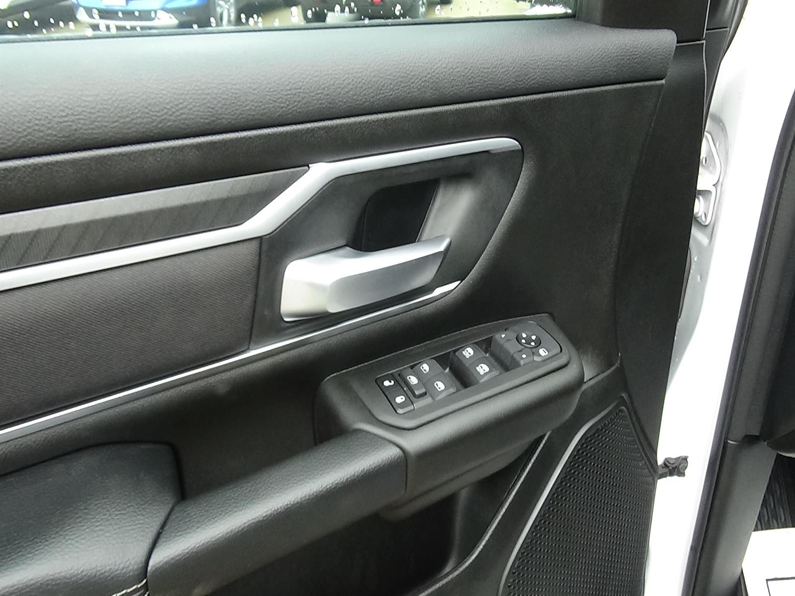 Used 2025 Bright White Clear Coat (pw7) RAM Big Horn image 18