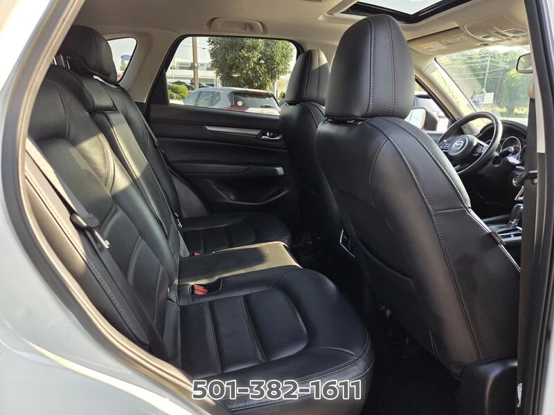 Used 2023 White Metallic MAZDA 2.5 S PREFERRED PACKAGE AWD image 17