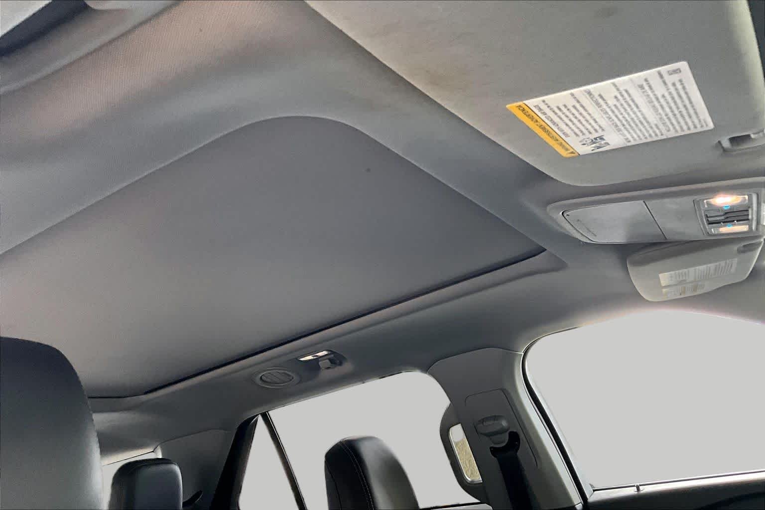 Used 2022 Iconic Silver Ford XLT image 14