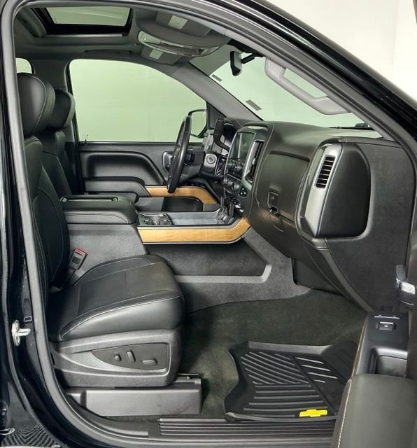 Used 2016 Black Chevrolet LTZ image 25