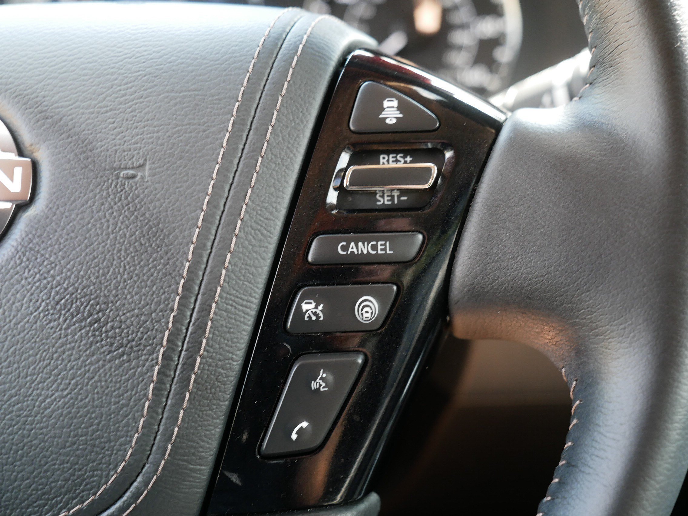 Used 2024 Super Black Nissan Platinum image 29