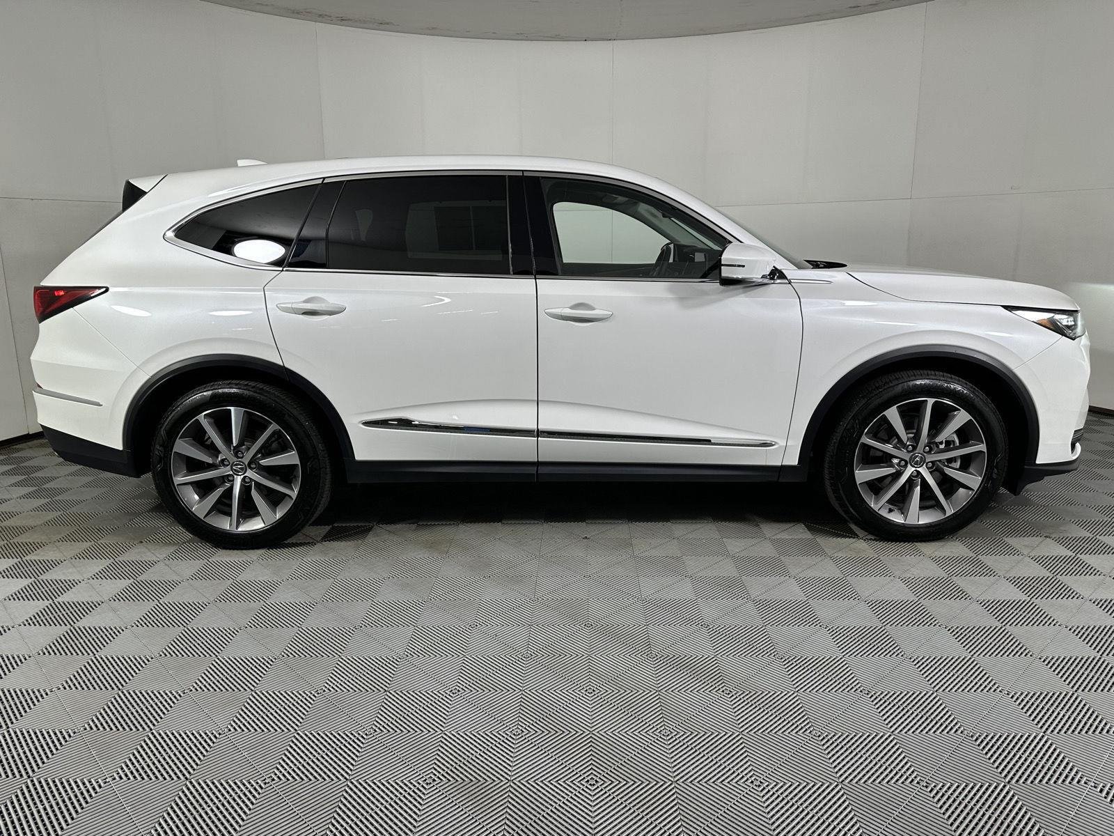 Used 2025 Platinum White Pearl Acura SH-AWD w/Tech image 35