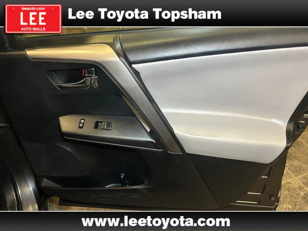 Used 2018 Magnetic Gray Metallic Toyota Hybrid XLE image 16