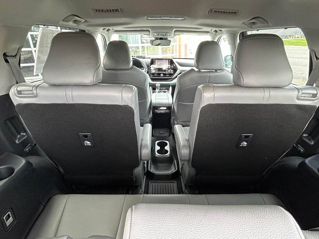 Used 2022 Moon Dust Toyota XLE image 53