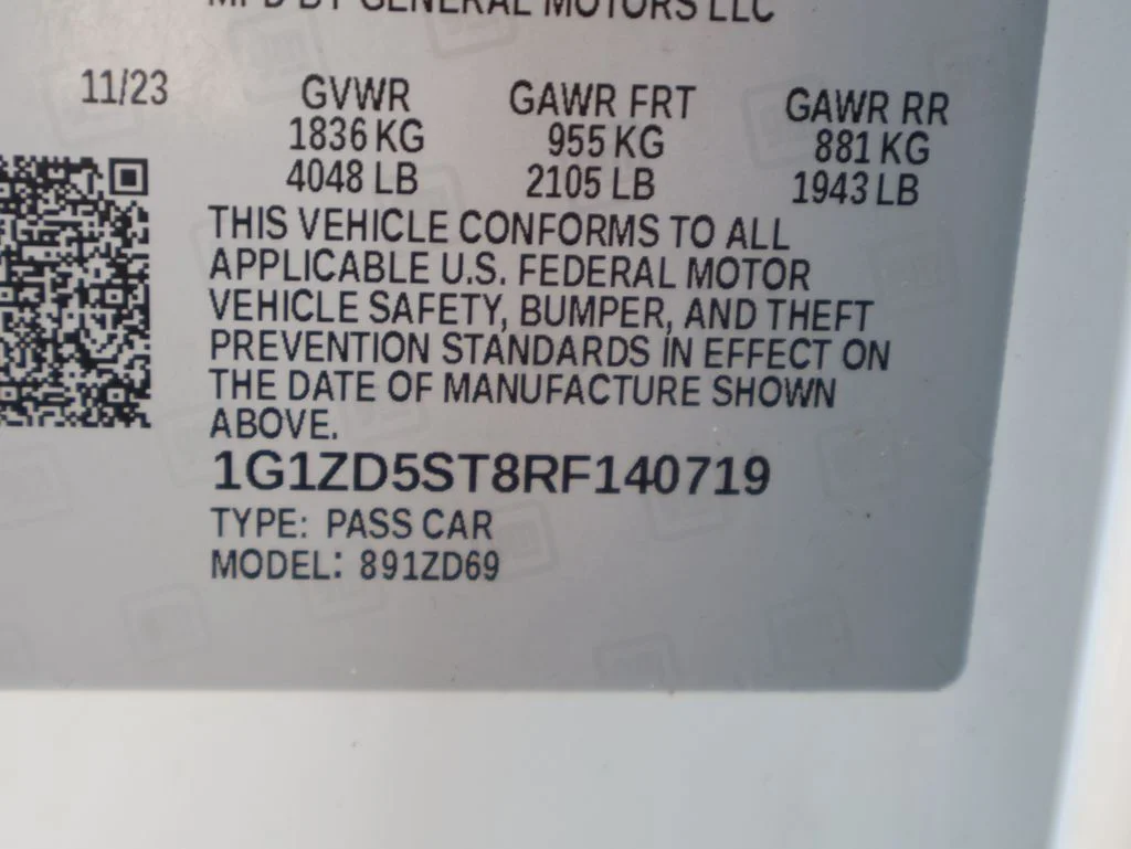 Used 2024 White Chevrolet LT image 39