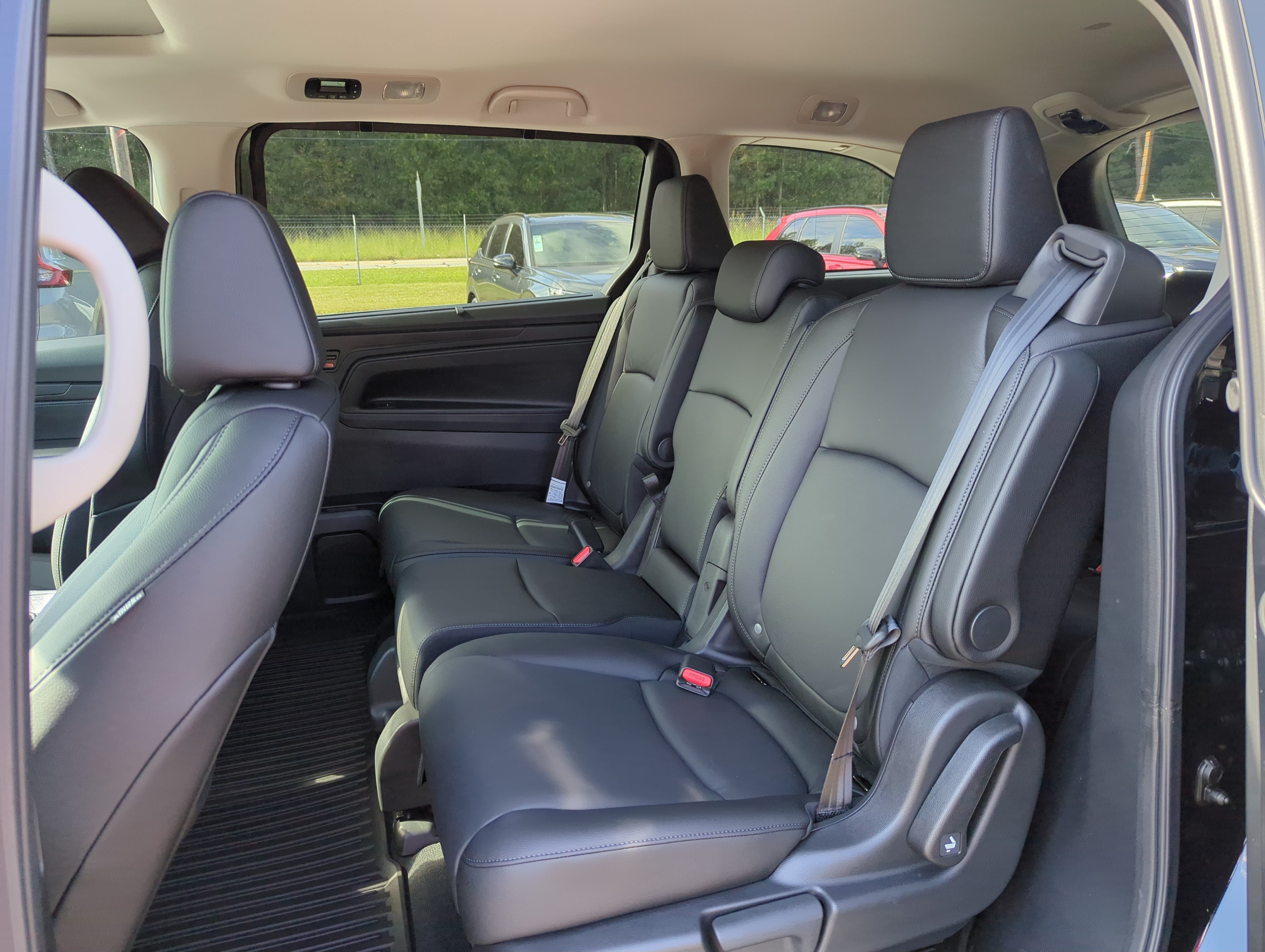 Used 2026 Crystal Black Pearl Honda EX-L image 17