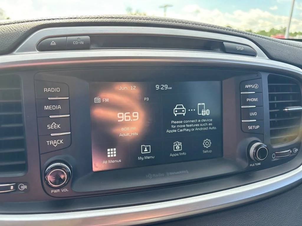 Used 2017 Purple Kia LX image 21