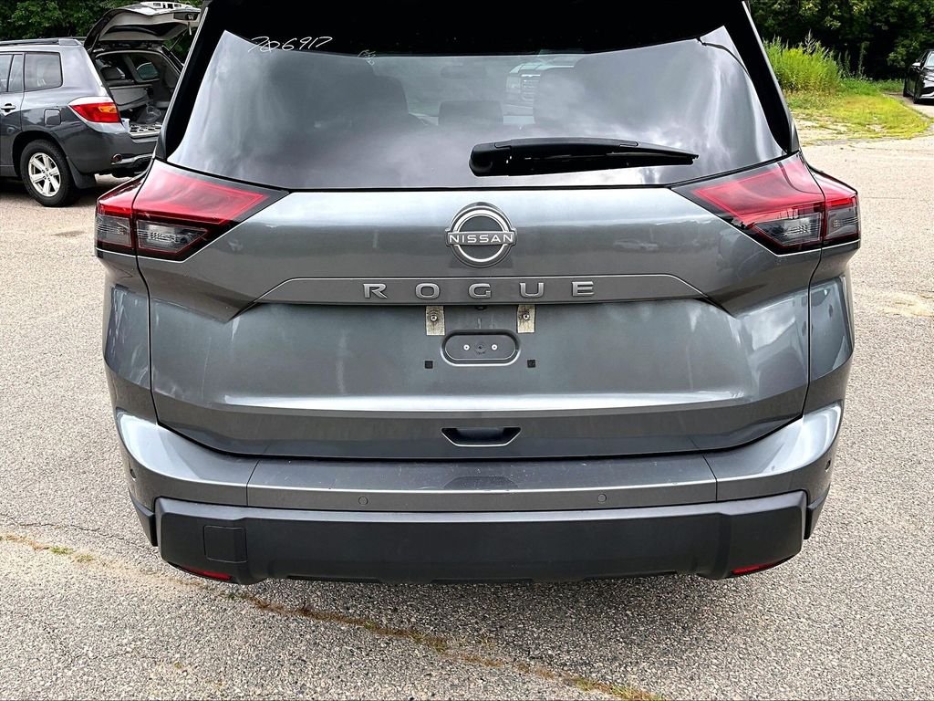 Used 2024 Gray Nissan S image 10