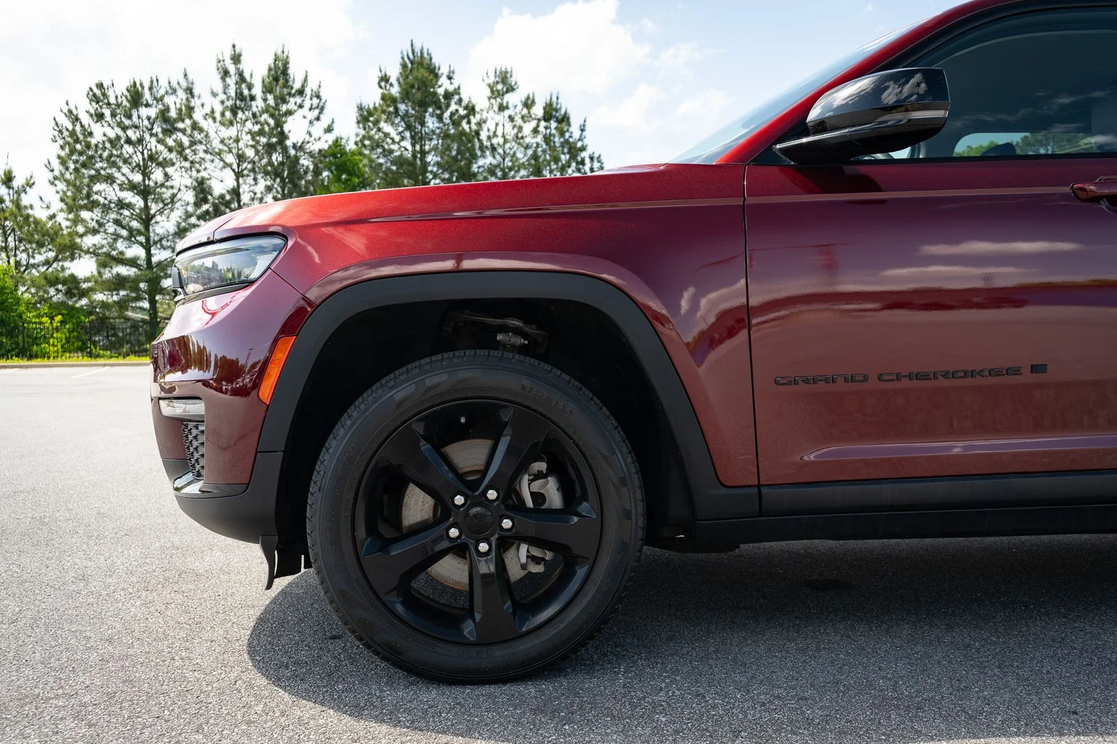 Used 2023 Red Jeep Limited image 4