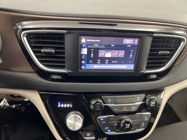 Used 2023 Black Chrysler LX image 18