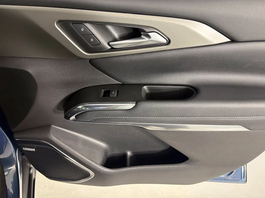 Used 2025 Blue Chevrolet LT image 15
