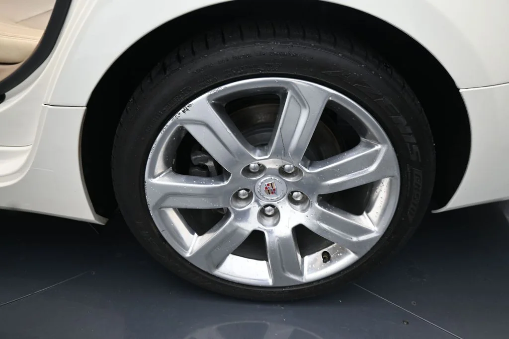 Used 2014 White Cadillac 3.6L Performance image 16