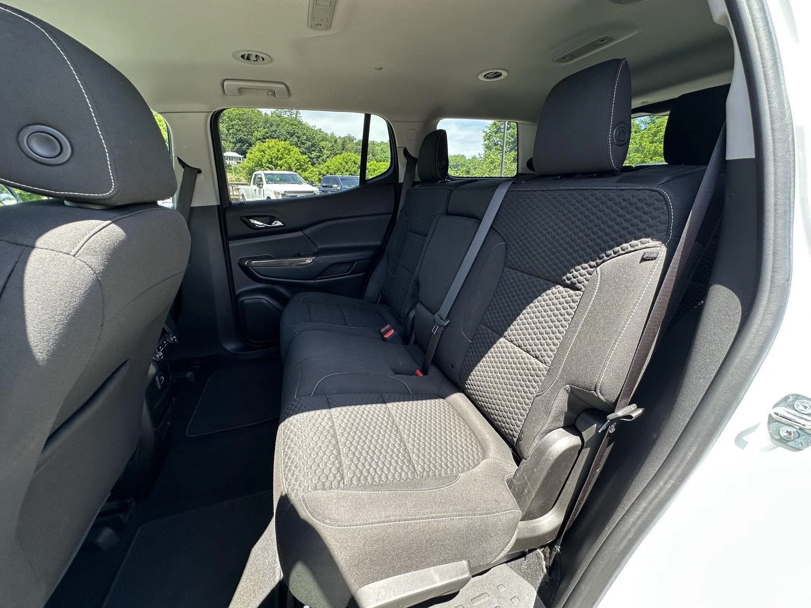 Used 2019 Summit White GMC SLE image 11