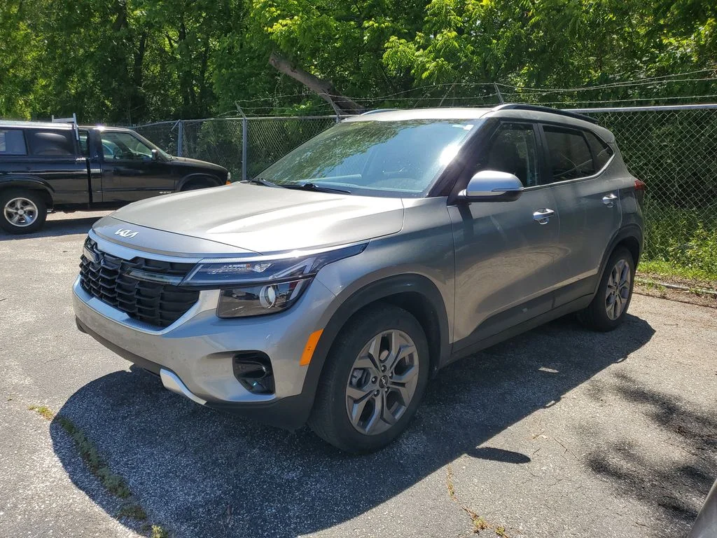 2024 Kia Seltos 2.0 S FWD's photo