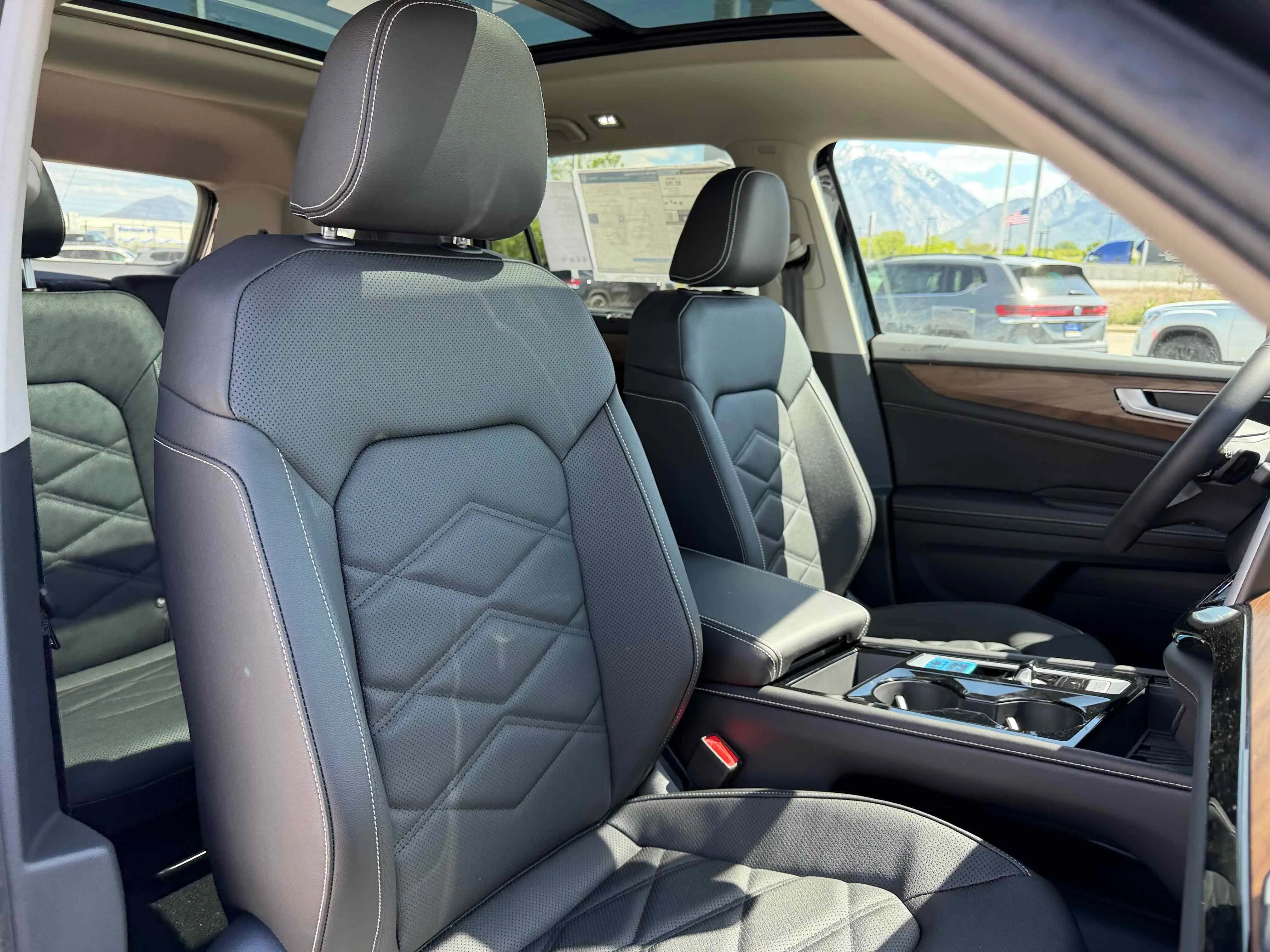 New 2026 Deep Black Volkswagen 2.0T SE w/Technology image 28